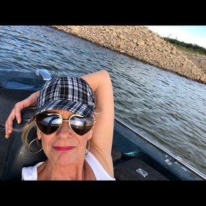 Meet your Posher, Karla